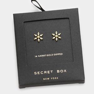 Snow flake 14kt gold dipped stud earrings